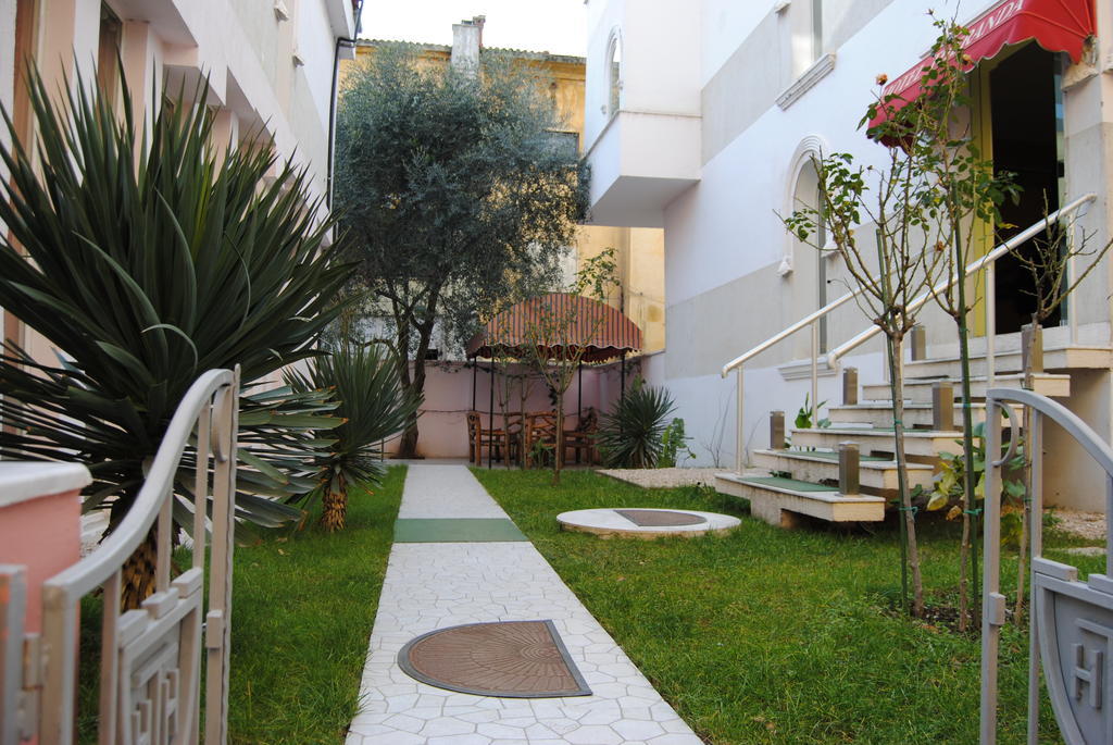 Theranda Boutique Hotel 3*